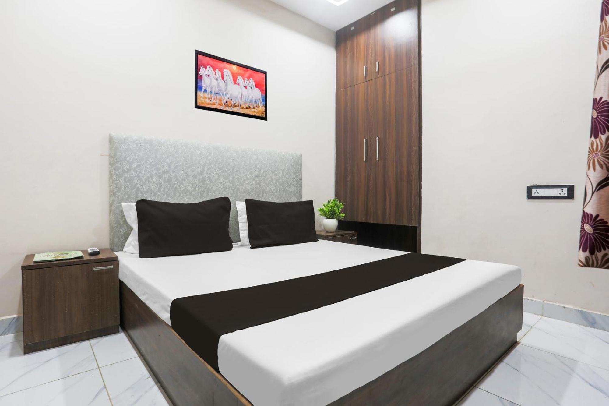 Hotel O S Grand Prayagraj Exterior foto